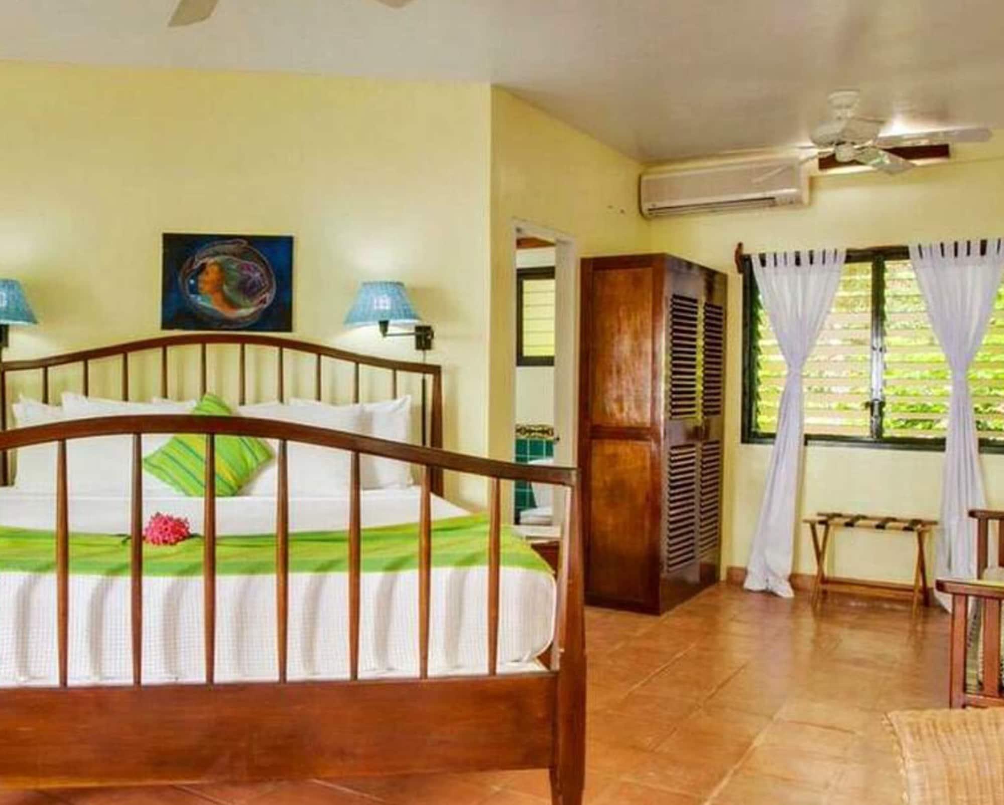 Robert'S Grove Beach Resort Placencia Dış mekan fotoğraf