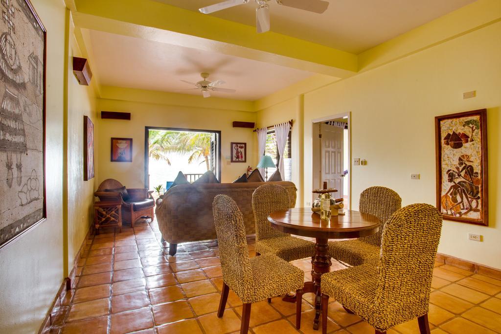 Robert'S Grove Beach Resort Placencia Oda fotoğraf