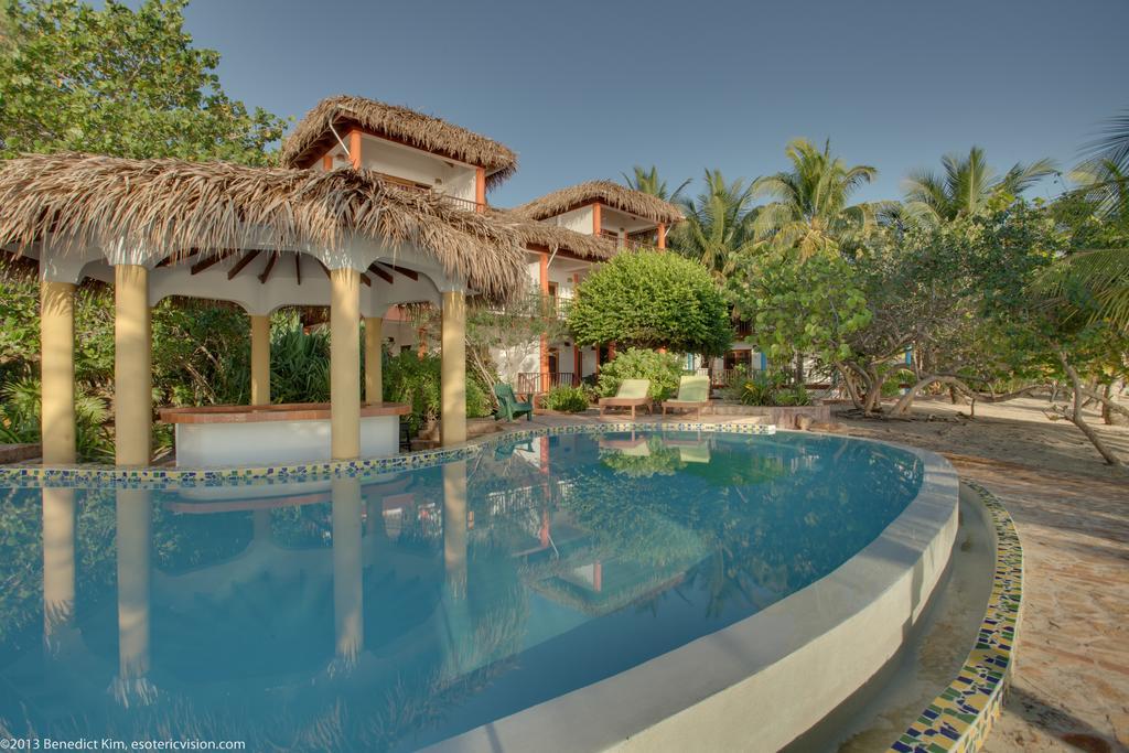 Robert'S Grove Beach Resort Placencia Dış mekan fotoğraf